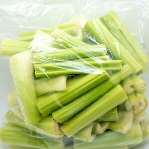 CELERY STICKS VEG CUP